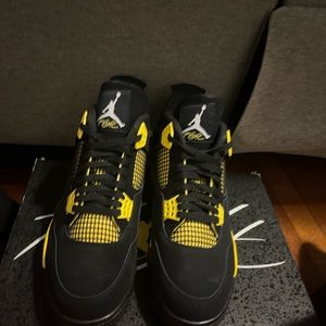 Jordan thunder 4s